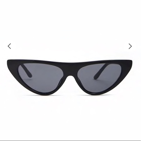 Cat-Eye Sunglasses - Black - Picture 3 of 5